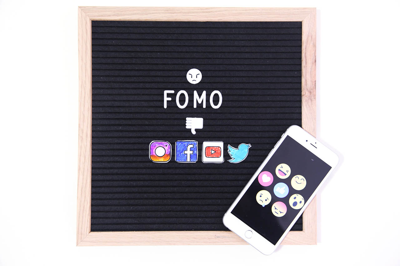 FOMO social media